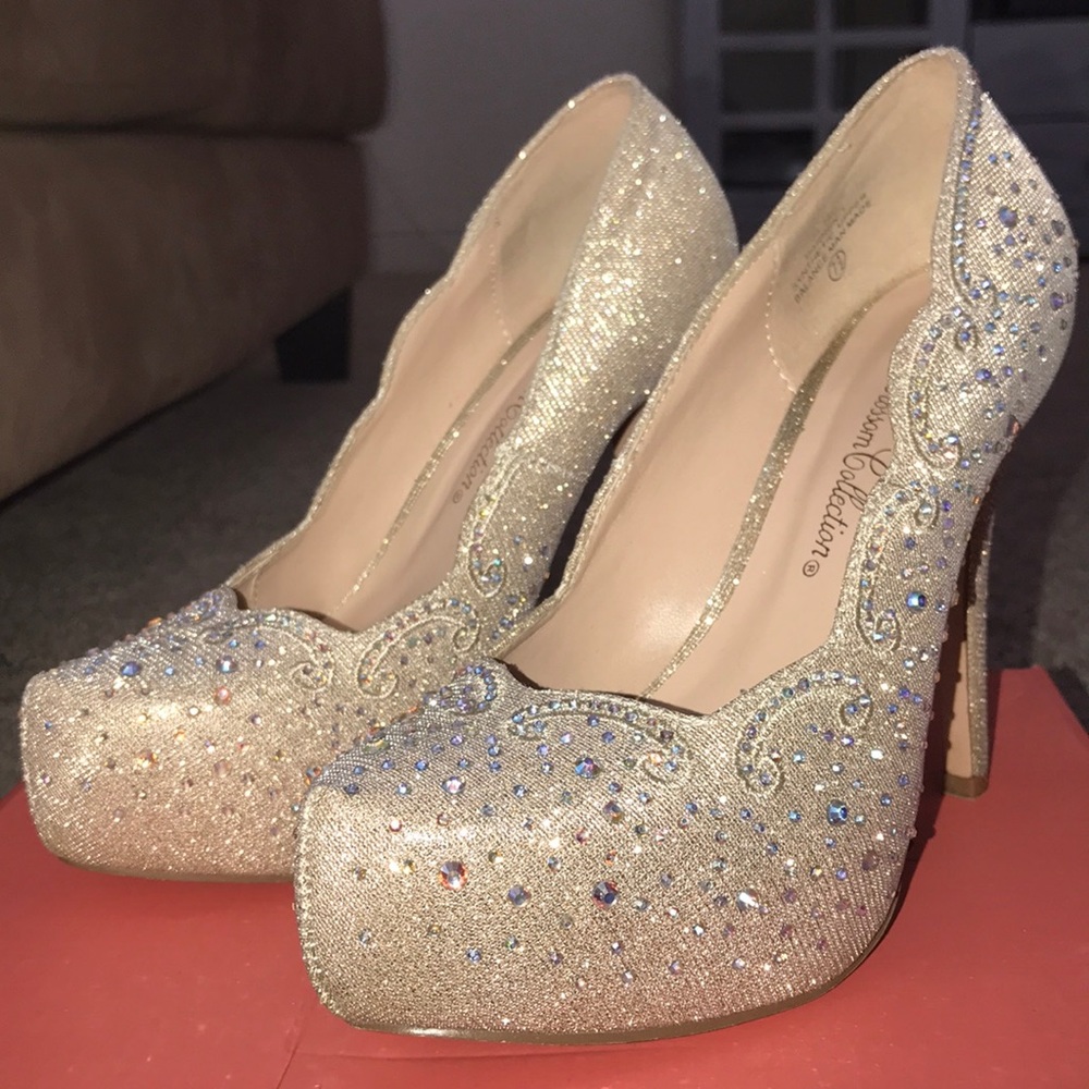 Nude shimmer heels